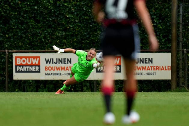 Club Friendly: Eintracht Frankfurt Woman v Feyenoord Rotterdam V1 Horst - Claire Dinkela during a friendly in preparation of the 2026 2027 season. The match is set between Eintracht Frankfurt Woman and Feyenoord Rotterdam V1 at RKsv Wittenhorst on 25 July 2026 in Horst, The Netherlands. (Hero Images Yannick Verhoeven) Copyright: xYannickxVerhoevenx
