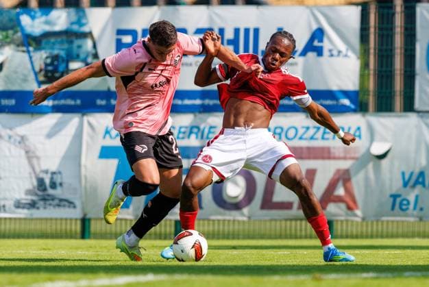 25.07.2026 - Fussball - Saison 2026 2027 - Testspiel Freundschaftsspiel Vorbereitungsspiel: 1. FC Nürnberg Nuernberg FCN ( Club ) - Palermo FC - Sportfoto Zink DaMa - xdaxmax - Niccolo Pierozzi (27, Palermo FC ) Mohamed Ali Zoma (23, 1. FC Nürnberg FCN ) *** July 25, 2026 Soccer Season 2026–2027 Exhibition Match Friendly Match Preseason Match 1. FC Nürnberg Nuremberg FCN Club Palermo FC Sports Photo Zink DaMa xdaxmax Niccolo Pierozzi 27, Palermo FC Mohamed Ali Zoma 23, 1 FC Nuremberg FCN