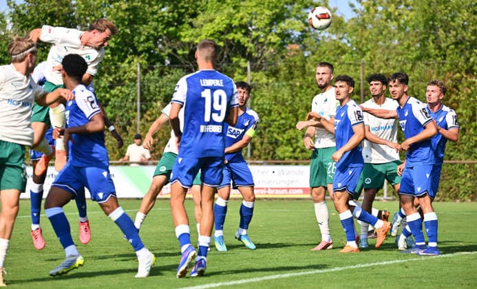 25.07.2026 - Fussball - Saison 2026 2027 - Testspiel Freundschaftsspiel Vorbereitungsspiel - TSG 1899 Hoffenheim - SpVgg Greuther Fürth ( Kleeblatt ) - - Sportfoto Zink - xwoxzix - regulations prohibit any use of photographs as image sequences and or quasi-video - only for editorial use - Noah König (17, SpVgg Greuther Fürth ) erzielt Treffer Tor Torschuß zum 3:1 per Kopfball *** July 25, 2026 Soccer Season 2026–2027 Exhibition Match Friendly Match Preseason Match TSG 1899 Hoffenheim vs. SpVgg Greuther Fürth Kleeblatt Sports Photo by Zink xwoxzix; regulations prohibit any use of photographs as image sequences and or quasi-video For editorial use only. Noah König, 17, of SpVgg Greuther Fürth scores a goal with a header to make it 3–1.