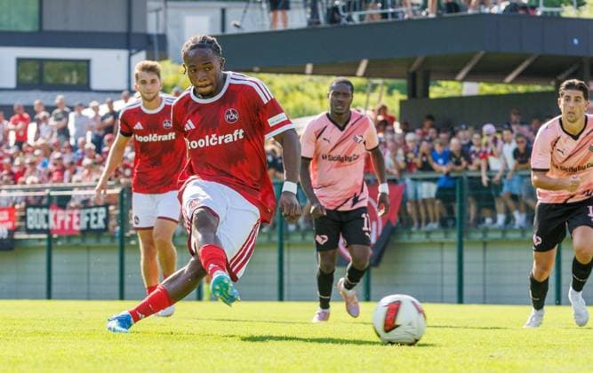 25.07.2026 - Fussball - Saison 2026 2027 - Testspiel Freundschaftsspiel Vorbereitungsspiel: 1. FC Nürnberg Nuernberg FCN ( Club ) - Palermo FC - Sportfoto Zink DaMa - xdaxmax - Tor Treffer Torschuß zum 2:0 - Torschütze Mohamed Ali Zoma (23, 1. FC Nürnberg FCN ) gegen Jesse Joronen (66, Palermo FC ) *** July 25, 2026 Soccer Season 2026–2027 Exhibition Match Friendly Match Preseason Match 1. FC Nürnberg (Nürnberg FCN) Club Palermo FC Sports Photo Zink DaMa xdaxmax Goal, Shot on Goal for the 2–0, Goal Scorer Mohamed Ali Zoma 23, 1 FC Nuremberg (FCN) vs. Jesse Joronen 66, Palermo FC