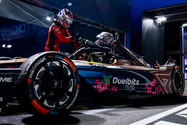 2026 FORMULA E TOKYO ePRIX Parc fermÃ , Celebration, TICKTUM Dan (gbr), Cupra Kiro, Porsche 99X Electric WCG3, CASSIDY Nick (nzl), CitroÃ«n Racing Formula E Team, CitroÃ«n, portrait during the Tokyo ePrix, 14th and 15th round of the 2025-26 ABB FIA Formula E World Championship, WM, Weltmeisterschaft on the Tokyo Street Circuit from July 24 to 26, 2026 in Tokyo, Japan - TokyoJapan  Copyright: xJULIENxDELFOSSEx