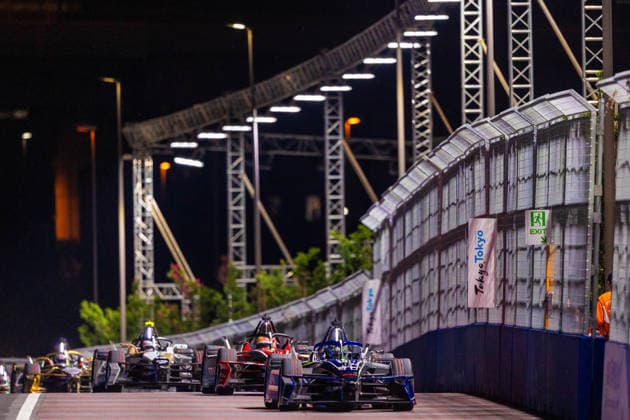 2026 FORMULA E TOKYO ePRIX 27 DENNIS Jake (gbr), Andretti Formula E, Porsche 99X Electric, action during the Tokyo ePrix, 14th and 15th round of the 2025-26 ABB FIA Formula E World Championship, WM, Weltmeisterschaft on the Tokyo Street Circuit from July 24 to 26, 2026 in Tokyo, Japan - TokyoJapan  Copyright: xDamienxDoumerguex
