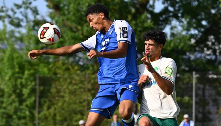 25.07.2026 - Fussball - Saison 2026 2027 - Testspiel Freundschaftsspiel Vorbereitungsspiel - TSG 1899 Hoffenheim - SpVgg Greuther Fürth ( Kleeblatt ) - - Sportfoto Zink - xwoxzix - regulations prohibit any use of photographs as image sequences and or quasi-video - only for editorial use - Tristan Spranger (40, TSG 1899 Hoffenheim ) im Kopfballduell mit Omar Megeed (49, SpVgg Greuther Fürth ) *** July 25, 2026 Soccer Season 2026–2027 Exhibition Match Friendly Match Preseason Match TSG 1899 Hoffenheim SpVgg Greuther Fürth Kleeblatt Sports Photo Zink xwoxzix Regulations prohibit any use of photographs as image sequences and or quasi-video For editorial use only. Tristan Spranger (40), TSG 1899 Hoffenheim, in a header duel with Omar Megeed (49), SpVgg Greuther Fürth