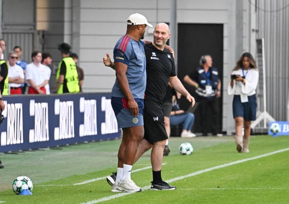 25.07.2026, xsltx, Fussball Testspiel, SV Wehen Wiesbaden - FC Bayern München v.l. Freundschaftliche Verabschiedung: Vincent Kompany (Cheftrainer FC Bayern München) und Daniel Scherning (Trainer SV Wehen Wiesbaden) (DFL DFB REGULATIONS PROHIBIT ANY USE OF PHOTOGRAPHS as IMAGE SEQUENCES and or QUASI-VIDEO) *** July 25, 2026, xsltx, Soccer Friendly Match, SV Wehen Wiesbaden vs. FC Bayern Munich – Friendly Farewell Match: Vincent Kompany, Head Coach of FC Bayern Munich, and Daniel Scherning, Coach of SV Wehen Wiesbaden. DFL and DFB regulations prohibit any use of photographs as image sequences and or quasi-video.