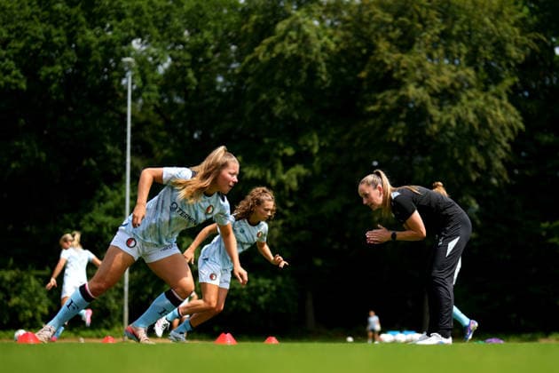 Club Friendly: Eintracht Frankfurt Woman v Feyenoord Rotterdam V1 Horst - Romee van de Lavoir of Feyenoord Rotterdam V1, Tatum Haverhoek of Feyenoord Rotterdam V1, Karin Mennen of Feyenoord Rotterdam V1 before a friendly in preparation of the 2026 2027 season. The match is set between Eintracht Frankfurt Woman and Feyenoord Rotterdam V1 at RKsv Wittenhorst on 25 July 2026 in Horst, The Netherlands. (Hero Images Yannick Verhoeven) Copyright: xYannickxVerhoevenx