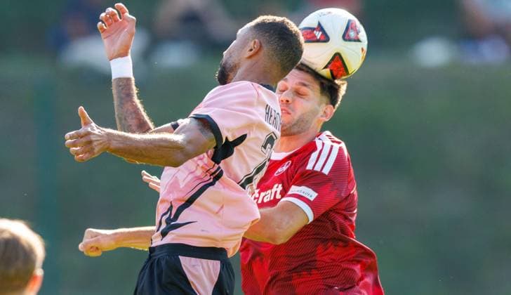 25.07.2026 - Fussball - Saison 2026 2027 - Testspiel Freundschaftsspiel Vorbereitungsspiel: 1. FC Nürnberg Nuernberg FCN ( Club ) - Palermo FC - Sportfoto Zink DaMa - xdaxmax - Hernani Azevedo Junior (23, Palermo FC ) im Kopfballduell mit Styopa Mkrtchyan (5, 1. FC Nürnberg FCN ) *** July 25, 2026 Soccer Season 2026–2027 Exhibition Match Friendly Match Preseason Match 1. FC Nürnberg Nuremberg FCN Club Palermo FC Sports Photo Zink DaMa xdaxmax Hernani Azevedo Junior 23, Palermo FC in a header duel with Styopa Mkrtchyan 5, 1 FC Nuremberg FCN