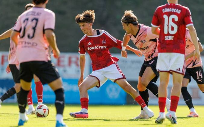 25.07.2026 - Fussball - Saison 2026 2027 - Testspiel Freundschaftsspiel Vorbereitungsspiel: 1. FC Nürnberg Nuernberg FCN ( Club ) - Palermo FC - Sportfoto Zink DaMa - xdaxmax - Marc Kornwachs (15, 1. FC Nürnberg FCN ) im Angriff *** July 25, 2026 Soccer Season 2026–2027 Exhibition Match Friendly Match Preseason Match 1. FC Nürnberg Nuremberg FCN Club Palermo FC Sports Photo Zink DaMa xdaxmax Marc Kornwachs 15, 1. FC Nürnberg FCN on the attack
