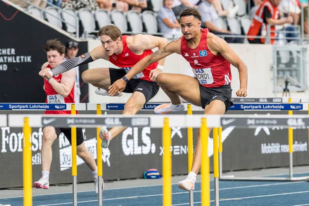 Deutsche Leichtathletik-Meisterschaften; Bochum-Wattenscheid, 25.07.2026 Tim Eikermann (TSV Bayer o4 Leverkusen), Manuel Mordi (Hamburger SV), 110m Huerden; Deutsche Leichtathletik-Meisterschaften am 25.07.2026 im Lorheide-Stadion, Bochum-Wattenscheid (Nordrhein-Westfalen). *** German Track and Field Championships, Bochum-Wattenscheid, July 25, 2026; Tim Eikermann, TSV Bayer 04 Leverkusen, Manuel Mordi, Hamburger SV, 110-meter hurdles at the German Track and Field Championships on July 25, 2026, at Lorheide Stadium, Bochum-Wattenscheid, North Rhine-Westphalia Copyright: xBEAUTIFULxSPORTS AxelxKohringx
