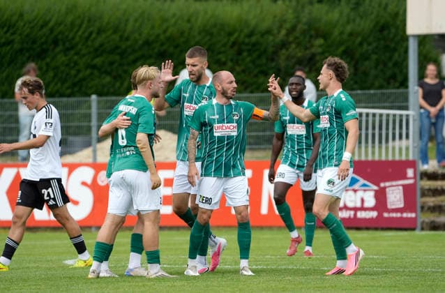 Foto : Torjubel der Lübecker Spieler beim 0-1 von Bjarne Pfundheller (Lübeck) Fussball Landespokal Schleswig Holstein;, Viertelfinale am Sa. 25.07.2026 Heider SV - VfB Lübeck *** Photo: Lübeck players celebrating Bjarne Pfundheller s 0-1 goal in the Schleswig-Holstein State Soccer Cup, quarterfinals on Sat, July 25, 2026: Heider SV vs. VfB Lübeck