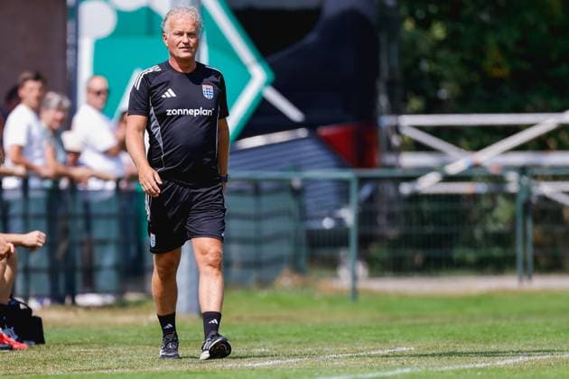 HATTEMERBROEK , 25-07-2026 , sportpark De Kuule , season 2026 2027 , Dutch Preseason football , friendly match between PEC Zwolle (women) and SV Werder Bremen (women) , picture shows PEC Zwolle coach Gert Peter de Gunst PEC Ã Werder Bremen (women friendly)  x205199358x Copyright: