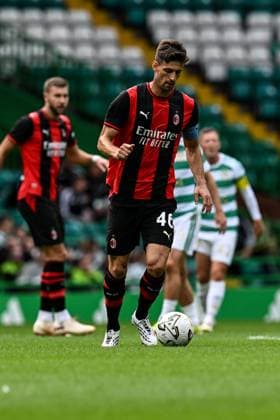 Matteo Gabbia of AC Milan in action during the pre season friendly match between Celtic and AC Milan at Celtic Park, Glasgow, Scotland on Saturday 25th July 2026. Celtic v AC Milan, Pre Season Friendly, Football, Celtic Park, Glasgow, Scotland, UK - 25 Jul 2026Glasgow Celtic Park United Kingdom  Copyright: xAndyxBuchanan Shutterstockx 17004340bi