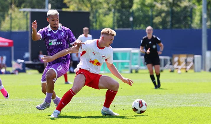 RB Leipzig Ð Ingolstadt Testspiel Leipzig, 25.07.2026, RBL Trainingszentrum, Fussball Testspiel , RB Leipzig vs. FC Ingolstadt 04 , Im Bild v.l.: Sejdo Durakov ( 11, Ingolstadt) und Conrad Harder ( 9, RB Leipzig) , *** RB Leipzig vs. Ingolstadt Friendly Match, Leipzig, July 25, 2026, RBL Training Center, Soccer Friendly Match, RB Leipzig vs. FC Ingolstadt 04. Pictured, from left: Sejdo Durakov (11), Ingolstadt, and Conrad Harder (9), RB Leipzig, Picture Point