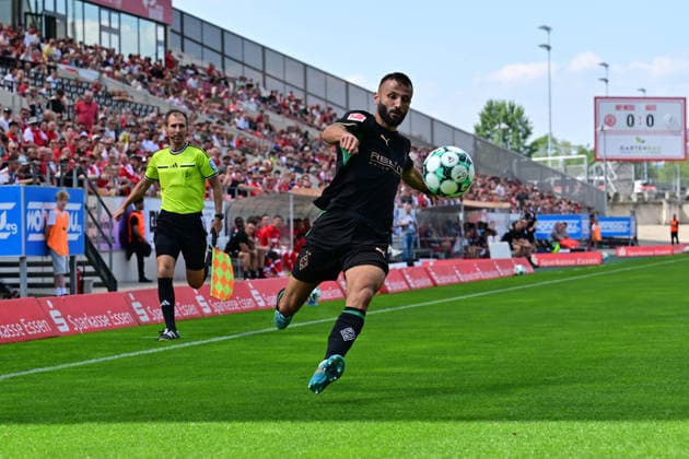 25.07.2026; Essen; Fussball, Herren, Saison 2026 2027, Testspiel Rot-Weiss Essen vs. Borussia Moenchengladbach Franck Honorat (Gladbach) DFL regulations prohibit any use of photographs as image sequences and or quasi-video. Stadion an der Hafenstrasse NRW Deutschland *** July 25, 2026 Essen Soccer, Men s, 2026–2027 Season, Friendly Match: Rot Weiss Essen vs. Borussia Mönchengladbach Franck Honorat Gladbach DFL regulations prohibit any use of photographs as image sequences and or quasi-video Stadion an der Hafenstrasse, North Rhine-Westphalia, Germany