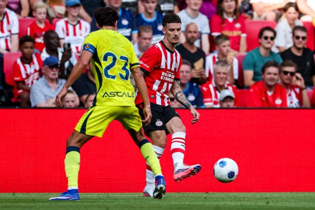 EINDHOVEN, NETHERLANDS - JULY 25: Dennis Man of PSV passes the ball during the pre-season friendly match between PSV and Villarreal CF at Philips Stadion on July 25, 2026 in Eindhoven, Netherlands.  Copyright: xRenexNijhuis MBxMediax