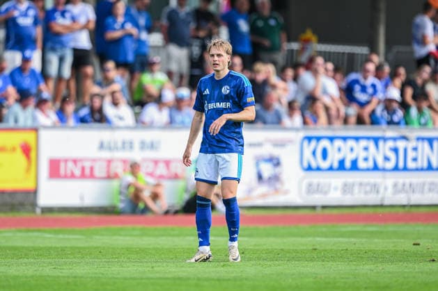 25.07.2026, Fussball, Saison 2026 2027, Vorbereitung, Testspiel: Fagiano Okayama - FC Schalke 04, Finn Porath (FC Schalke 04) xRHR-FOTO YYx *** July 25, 2026, Soccer, 2026–2027 Season, Preseason, Friendly Match: Fagiano Okayama vs. FC Schalke 04, Finn Porath, FC Schalke 04 xRHR PHOTO YYx Copyright: KROEGER RHR-FOTOx RHR-FOTO YY