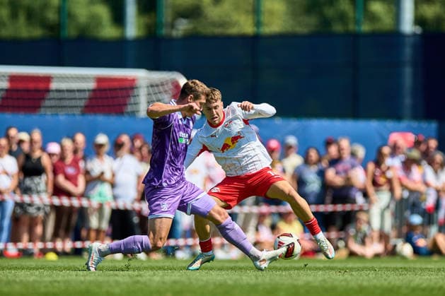 25.07.2026, Fußball, Männer, Testspiel, Bundesliga, 2026 2027, RB Leipzig - FC Ingolstadt Brajan Gruda (10, RB Leipzig), Aktion, mit Ball Leipzig Trainingszentrum der Roten Bulle Sachsen Deutschland *** July 25, 2026, Soccer, Men, Friendly Match, Bundesliga, 2026–2027, RB Leipzig vs. FC Ingolstadt, Brajan Gruda 10, RB Leipzig, Action, with the ball, RB Leipzig Training Center, Saxony, Germany