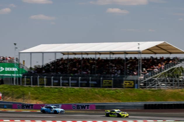 ADAC GT4 Germany, 5. + 6. Rennen Oschersleben 2026 50 BMW M4 GT4 Evo, FK Performance Motorsport: Gianni van de Craats, Victor Nielsen, 33 Porsche 718 Cayman GT4 RS Clubsport, Avia W&S Motorsport: Nicolas Guillaume, Frederic Zebis - picture by Gruppe C Photography Oschersleben Oschersleben Sachsen-Anhalt Germany Copyright: xGruppexCxPhotographyx