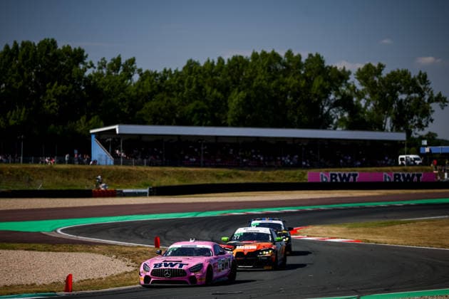 ADAC GT4 Germany, 5. + 6. Rennen Oschersleben 2026 08 Mercedes-AMG GT4, Mücke Motorsport: Alex Connor, Marius Schmid, 77 BMW M4 GT4 Evo, ME Motorsport: Linus Hahne, Philip Wiskirchen - picture by Gruppe C Photography Oschersleben Oschersleben Sachsen-Anhalt Germany Copyright: xGruppexCxPhotographyx