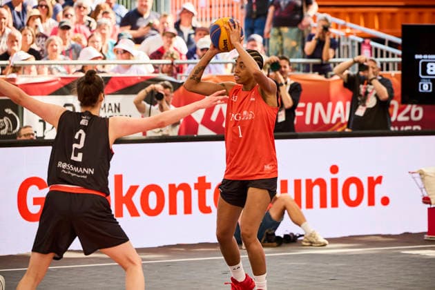 Basketball Gruppenphase Damen - DIE FINALS 2026 3x3 Basketball Gruppenphase Damen am 25.07.2026, Hannover Neues Rathaus Niedersachsen Deutschland *** Women s 3x3 Basketball Group Stage at DIE FINALS 2026: Women s 3x3 Basketball Group Stage on July 25, 2026, at the New City Hall in Hanover, Lower Saxony, Germany