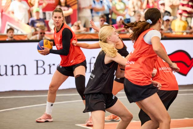 Basketball Gruppenphase Damen - DIE FINALS 2026 3x3 Basketball Gruppenphase Damen am 25.07.2026, Hannover Neues Rathaus Niedersachsen Deutschland *** Women s 3x3 Basketball Group Stage at DIE FINALS 2026: Women s 3x3 Basketball Group Stage on July 25, 2026, at the New City Hall in Hanover, Lower Saxony, Germany