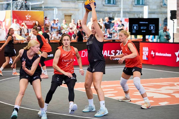 Basketball Gruppenphase Damen - DIE FINALS 2026 3x3 Basketball Gruppenphase Damen am 25.07.2026, Hannover Neues Rathaus Niedersachsen Deutschland *** Women s 3x3 Basketball Group Stage at DIE FINALS 2026: Women s 3x3 Basketball Group Stage on July 25, 2026, at the New City Hall in Hanover, Lower Saxony, Germany