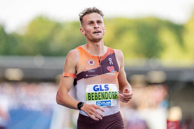 Wattenscheid, 25.07.2026, Leichathletik, Deutsche Meisterschaften, Männer, 3000m Hindernis Karl Bebendorf (GER, Dresdner SC 1898) nachdem Zieleinlauf Bochum-Wattenscheid Lohrheidestadion NRW Germany *** Wattenscheid, July 25, 2026, Track and Field, German Championships, Men s 3,000-meter Steeplechase: Karl Bebendorf (GER), Dresdner SC 1898, after crossing the finish line at Lohrheidestadion in Bochum-Wattenscheid, North Rhine-Westphalia, Germany
