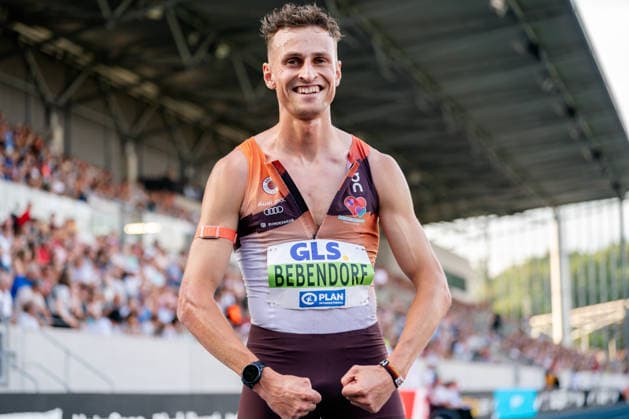 Wattenscheid, 25.07.2026, Leichathletik, Deutsche Meisterschaften, Männer, 3000m Hindernis Karl Bebendorf (GER, Dresdner SC 1898) nachdem Zieleinlauf Bochum-Wattenscheid Lohrheidestadion NRW Germany *** Wattenscheid, July 25, 2026, Track and Field, German Championships, Men s 3,000-meter Steeplechase: Karl Bebendorf (GER), Dresdner SC 1898, after crossing the finish line at Lohrheidestadion in Bochum-Wattenscheid, North Rhine-Westphalia, Germany