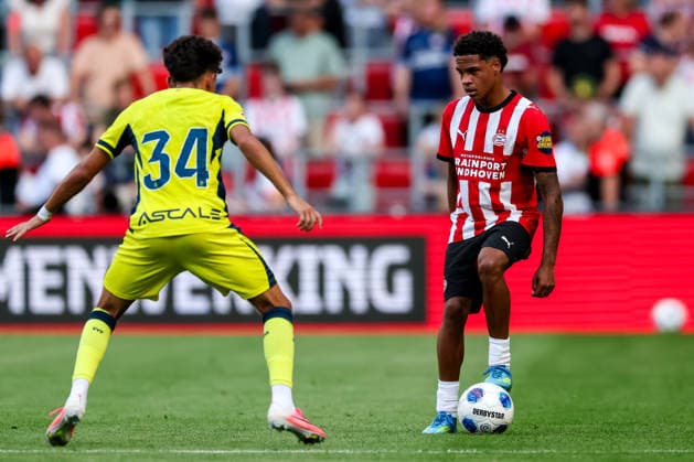 EINDHOVEN, NETHERLANDS - JULY 25: Noah Fernandez of PSV controls the ball during the pre-season friendly match between PSV and Villarreal CF at Philips Stadion on July 25, 2026 in Eindhoven, Netherlands.  Copyright: xRenexNijhuis MBxMediax