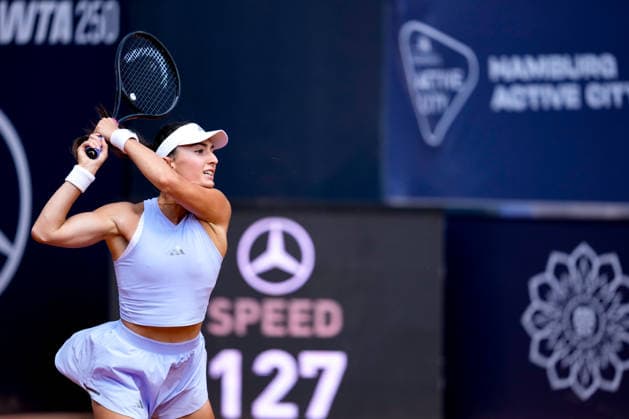 MSC Hamburg Ladies Open - Day 6 Elina Avanesyan of Armenia plays against fourth seed Anna Bondar of Hungary during their semi-final match at the 2026 MSC Hamburg Ladies Open women s tennis tournament at Am Rothenbaum in Hamburg, Germany. Hamburg Hamburg Germany  Copyright: xOwenxHammondx originalFilename:hammond-2026msch260725_npPa0.jpg