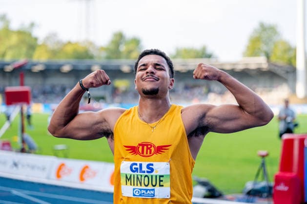 Wattenscheid, 25.07.2026, Leichathletik, Deutsche Meisterschaften, Männer, 110m Hürden Gregory MinouÃ (GER, Tracksrunner Bonn) feiert mit dem Publikum Bochum-Wattenscheid Lohrheidestadion NRW Germany *** Wattenscheid, July 25, 2026, Track and Field, German Championships, Men, 110m Hurdles: Gregory MinouÃ (GER) of Tracksrunner Bonn celebrates with the crowd at the Lohrheidestadion in Bochum-Wattenscheid, North Rhine-Westphalia, Germany