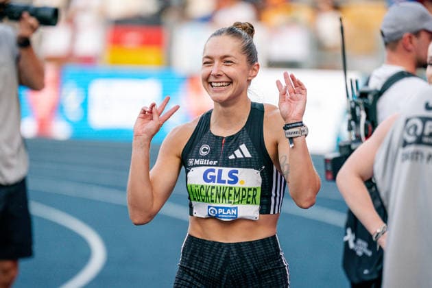 Wattenscheid, 25.07.2026, Leichathletik, Deutsche Meisterschaften, Frauen, 100m Gina Lückenkemper (GER, SCC Berlin) nachdem 3. Platz bei den deutschen Meisterschaften auf der Bahn Bochum-Wattenscheid Lohrheidestadion NRW Germany *** Wattenscheid, July 25, 2026, Track and Field, German Championships, Women’s 100m: Gina Lückenkemper (GER), SCC Berlin, after finishing in 3rd place at the German Championships on the track at the Lohrheidestadion in Bochum-Wattenscheid, North Rhine-Westphalia, Germany