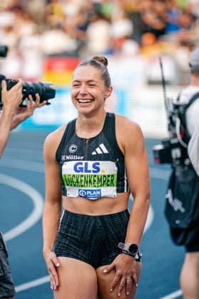 Wattenscheid, 25.07.2026, Leichathletik, Deutsche Meisterschaften, Frauen, 100m Gina Lückenkemper (GER, SCC Berlin) nachdem 3. Platz bei den deutschen Meisterschaften auf der Bahn Bochum-Wattenscheid Lohrheidestadion NRW Germany *** Wattenscheid, July 25, 2026, Track and Field, German Championships, Women’s 100m: Gina Lückenkemper (GER), SCC Berlin, after finishing in 3rd place at the German Championships on the track at the Lohrheidestadion in Bochum-Wattenscheid, North Rhine-Westphalia, Germany