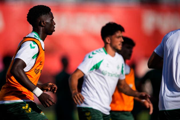 July 25, 2026, Granada, Granada, Spain: Bouare of Real Betis looks on during the Ciudad de Granada Trophy football match played between Granada CF and Real Betis at Nuevo Los Carmenes stadium on July 25, 2026, in Granada, Spain. Granada Spain - ZUMAa181 20260725_zaa_a181_009 Copyright: xJoaquinxCorcherox