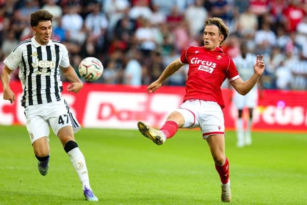 Juventus s Arman Durmisi and Standard s Ibe Hautekiet fight for the ball during a friendly soccer game between Belgian first division soccer team Standard de Liege and Italian Juventus, on Saturday 25 July 2026 in Liege, in preparation of the upcoming 2026-2027 Belgian first division soccer season. BRUNOxFAHY  x182036791x