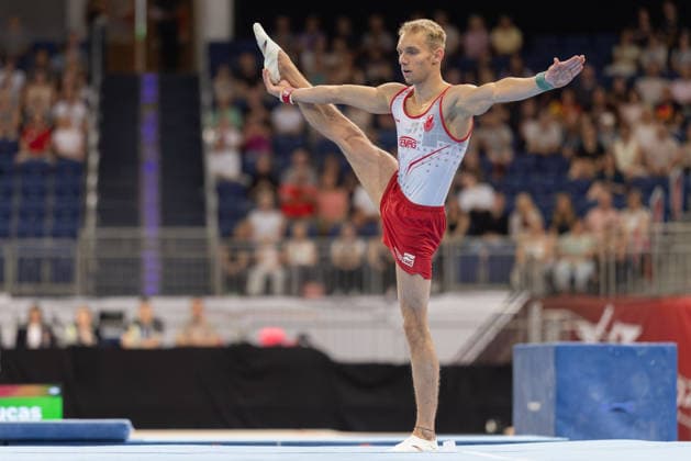 Deutsche Meisterschaften im Gerätturnen 2026, Gerätfinals Lucas Kochan (SC Cottbus) während seiner Übung am Boden. Deutsche Meisterschaften im Gerätturnen, Gerätfinals, am 25. Juli 2026 in der ZAG-Arena in Hannover., Hannover Niedersachsen Deutschland ZAG Arena *** 2026 German Artistic Gymnastics Championships, Apparatus Finals: Lucas Kochan of SC Cottbus during his floor exercise. German Artistic Gymnastics Championships, Apparatus Finals, on July 25, 2026, at the ZAG Arena in Hanover, Hanover, Lower Saxony, Germany. ZAG Arena