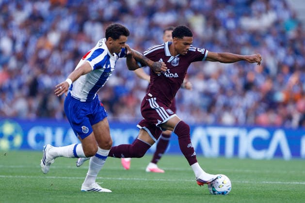 July 25, 2026, Porto, Porto, Portugal: Brad Burrowes of Aston Villa is seen on action during the Pre-Season Friendly match between FC Porto and Aston Villa at EstoÂ¡dio do DragoÂ£o on July 25, 2026 in Porto, Portugal. Porto Portugal - ZUMAl192 20260725_zsp_l192_013 Copyright: xMiguelxLemosx