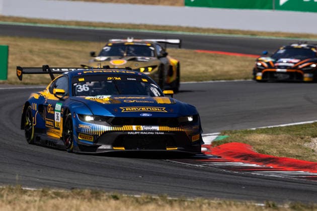 GER, DTM, 9. & 10. Lauf, Motorsport Arena Oschersleben 25.07.2026, Motorsport Arena, Oschersleben, GER, DTM, 9. & 10. Lauf, Motorsport Arena Oschersleben Arjun Maini, HRT Ford Racing Ford Mustang GT3 Evo, Kelvin van der Linde, Schubert Motorsport BMW M4 GT3 Evo Â Foto: Alexander Trienitz Oschersleben Motorsport Arena Sachsen-Anhalt Deutschland *** GER, DTM, Round 9 of 10, Motorsport Arena Oschersleben, July 25, 2026, Motorsport Arena, Oschersleben, GER, DTM, Round 9 of 10, Motorsport Arena Oschersleben Arjun Maini, HRT Ford Racing Ford Mustang GT3 Evo, Kelvin van der Linde, Schubert Motorsport BMW M4 GT3 Evo Photo by Alexander Trienitz Oschersleben Motorsport Arena Saxony-Anhalt Germany