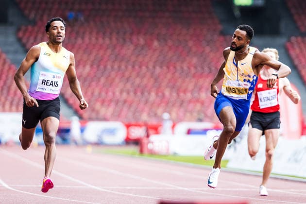 Swiss Athletics Championships, 25.07.2026 ZURICH, SWITZERLAND - JULY 25: William Jeff Reais (LC Zuerich), left, and Timothe Mumenthaler (Stade Geneve), right, finish in the final of the mens 100 m at the Swiss Athletics Championships on July 25, 2026 in Zurich, Switzerland. *** Swiss Athletics Championships, July 25, 2026, ZURICH, SWITZERLAND, JULY 25—William Jeff Reais of LC Zurich (left) and Timothe Mumenthaler of Stade Genève (right) finish the men’s 100-meter final at the Swiss Athletics Championships on July 25, 2026, in Zurich, Switzerland Copyright: xBEAUTIFULxSPORTS UlfxSchillerx