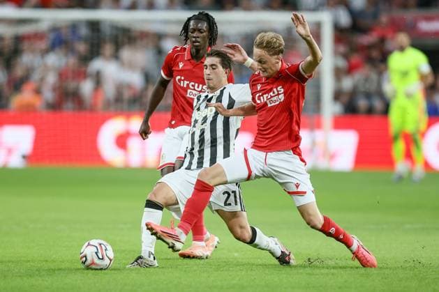 Juventus Fabio Miretti and Standard s Charli Spoden fight for the ball during a friendly soccer game between Belgian first division soccer team Standard de Liege and Italian Juventus, on Saturday 25 July 2026 in Liege, in preparation of the upcoming 2026-2027 Belgian first division soccer season. BRUNOxFAHY  x182040013x