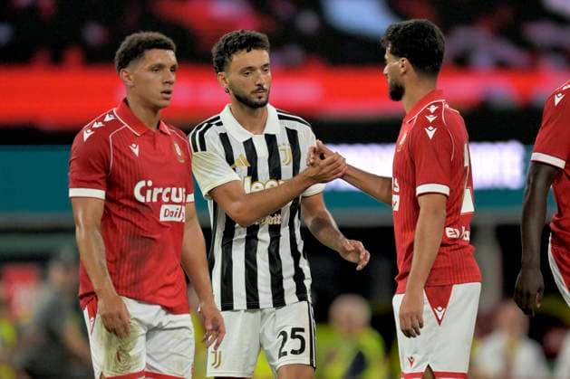 Standard de Liege v Juventus - Jupiler Pro League Friendly LIEGE, BELGIUM - JULY 25 : players after the Jupiler Pro League friendly match between Standard de Liege and Juventus on July 25, 2026 in Liege, Belgium, 25 07 2026 Liege Belgium  Copyright: xSesx