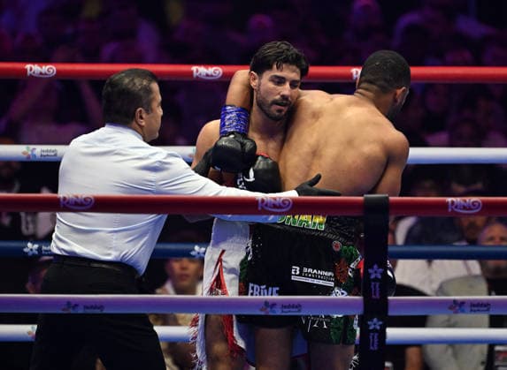 Anthony Joshua v Kristian Prenga: The Comeback Anthony Joshua v Kristian Prenga: The Comeback JEDDAH, SAUDI ARABIA - JULY 25: kelly vs agyarko during the weight in ahead of his fight against Anthony Joshua on the The Comeback fight card at Jeddah Promenade on July 25, 2026 in Jeddah.