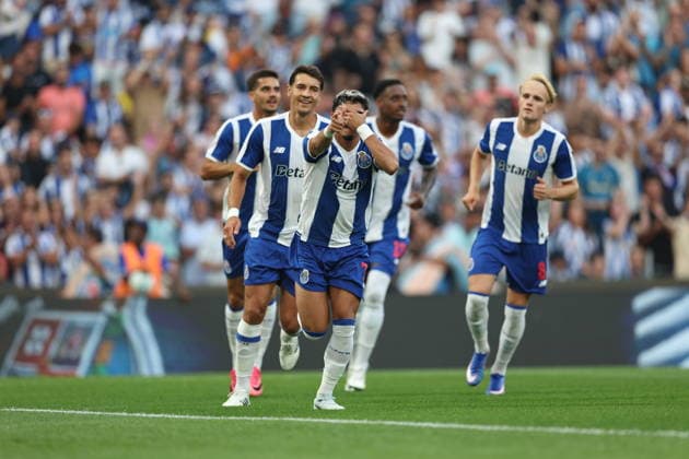 FC Porto v Aston Villa - Pre-Season Friendly William Gomes of FC Porto celebrates a goal during the friendly match between FC Porto and Aston Villa at Estadio do Dragao in Porto, Portugal, on July 25, 2026. porto Porto Portugal  Copyright: xLuisxEirasx originalFilename:eiras-friendly260725_npsfX.jpg