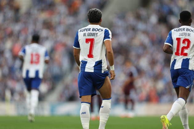 FC Porto v Aston Villa - Pre-Season Friendly William Gomes of FC Porto celebrates a goal during the friendly match between FC Porto and Aston Villa at Estadio do Dragao in Porto, Portugal, on July 25, 2026. porto Porto Portugal  Copyright: xLuisxEirasx originalFilename:eiras-friendly260725_npOGA.jpg