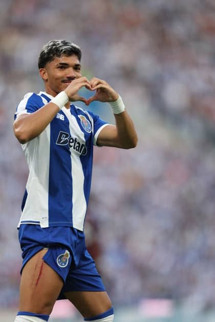 FC Porto v Aston Villa - Pre-Season Friendly William Gomes of FC Porto celebrates a goal during the friendly match between FC Porto and Aston Villa at Estadio do Dragao in Porto, Portugal, on July 25, 2026. porto Porto Portugal  Copyright: xLuisxEirasx originalFilename:eiras-friendly260725_npuUS.jpg