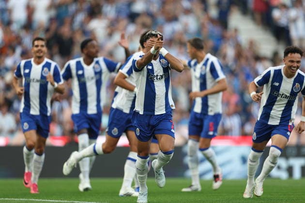 FC Porto v Aston Villa - Pre-Season Friendly William Gomes of FC Porto celebrates a goal during the friendly match between FC Porto and Aston Villa at Estadio do Dragao in Porto, Portugal, on July 25, 2026. porto Porto Portugal  Copyright: xLuisxEirasx originalFilename:eiras-friendly260725_npXq6.jpg