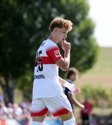 25.07.26 FSV Hollenbach - VfB Stuttgart Deutschland, Hollenbach, 25.07.2026, Fussball, Bundesliga, Saison 2026 2027, Testspiel, FSV Hollenbach - VfB Stuttgart: Lazar Jovanovic (VfB Stuttgart). *** July 25, 2026 FSV Hollenbach vs. VfB Stuttgart Germany, Hollenbach, July 25, 2026, Soccer, Bundesliga, 2026–2027 Season, Friendly Match, FSV Hollenbach vs. VfB Stuttgart, Lazar Jovanovic, VfB Stuttgart
