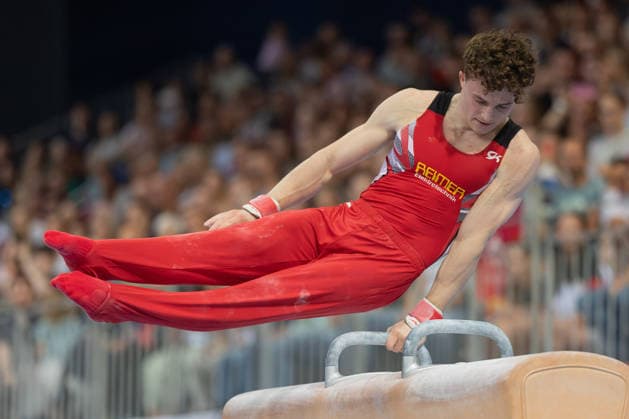 Deutsche Meisterschaften im Gerätturnen 2026, Gerätfinals Alexander Kunz (TSV Pfuhl) bei seiner Übung im Gerätfinale am Pauschenpferd. Deutsche Meisterschaften im Gerätturnen, Gerätfinals, am 25. Juli 2026 in der ZAG-Arena in Hannover., Hannover Niedersachsen Deutschland ZAG Arena *** 2026 German Artistic Gymnastics Championships, Apparatus Finals: Alexander Kunz of TSV Pfuhl performing his routine in the pommel horse apparatus final at the German Artistic Gymnastics Championships, Apparatus Finals, on July 25, 2026, at the ZAG Arena in Hanover, Hanover, Lower Saxony, Germany, ZAG Arena