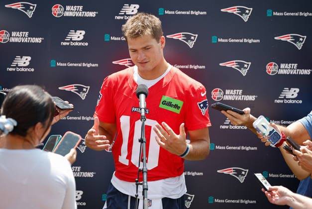 July 25, 2026; Foxborough, MA, USA; New England Patriots quarterback Drake Maye (10) speaks with the media during Patriots training camp at Gillette Stadium. CSM Foxborough United States - ZUMAc04_ 20260725_zma_c04_188 Copyright: xAnthonyxNesmithx