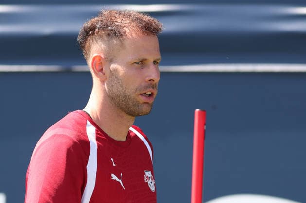 Testspiel: RB Leipzig - FC Ingolstadt 04, 25.07.26 Torwart Peter Gulacsi (1, RB Leipzig). Fußball, Saison-Vorbereitung 2026 2027, Testspiel: RB Leipzig (1. Bundesliga) vs. FC Ingolstadt 04 (3. Liga) am 25.07.26 im RB-Trainingszentrum am Cottaweg. *** Friendly Match: RB Leipzig vs. FC Ingolstadt 04, July 25, 2026; Goalkeeper Peter Gulacsi 1; RB Leipzig Soccer; 2026–2027 Preseason; Friendly Match: RB Leipzig (1. Bundesliga) vs. FC Ingolstadt 04 (3. Liga) on July 25, 2026, at the RB Training Center on Cottaweg Copyright: xBEAUTIFULxSPORTS JanxKaeferx