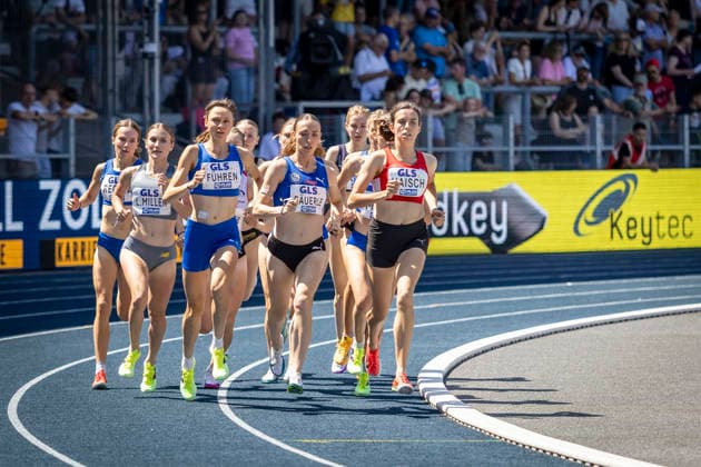 Deutsche Leichtathletik-Meisterschaften; Bochum-Wattenscheid, 25.07.2026 Katja Bäuerle (VfL Sindelfingen) und Carolin Führen (LAV Stadtwerke Tübingen) im 1500m Vorlauf; Deutsche Leichtathletik-Meisterschaften am 25.07.2026 im Lorheide-Stadion, Bochum-Wattenscheid (Nordrhein-Westfalen). *** German Track and Field Championships, Bochum-Wattenscheid, July 25, 2026: Katja Bäuerle of VfL Sindelfingen and Carolin Führen of LAV Stadtwerke Tübingen in the 1,500-meter preliminary heat at the German Track and Field Championships on July 25, 2026, at Lorheide Stadium, Bochum-Wattenscheid, North Rhine-Westphalia Copyright: xBEAUTIFULxSPORTS LeahxKohringx